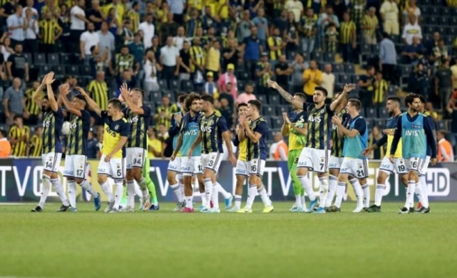 Fenerbahçe evindeki açılış maçlarında sorun yaşamıyor