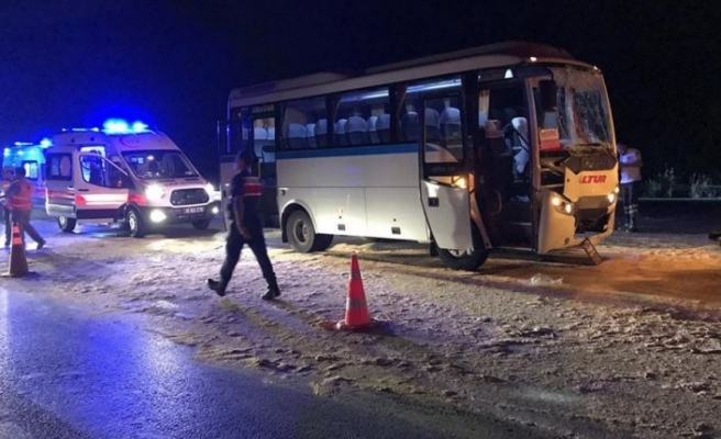 Manisa'da zincirleme trafik kazası: 23 yaralı