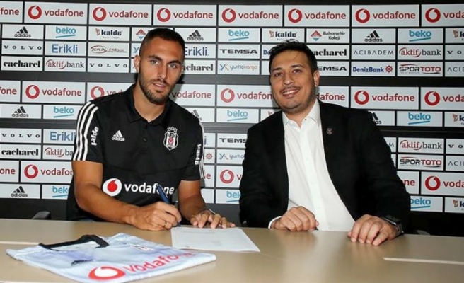 Victor Ruiz Beşiktaş'a 3 yıllık imza attı