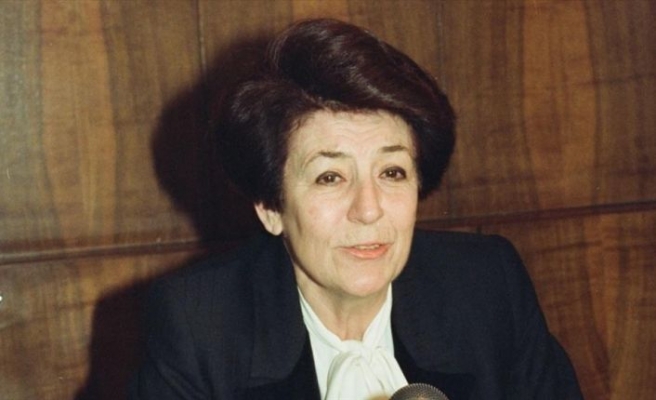 Türkiye'nin ilk kadın bakanı ve rektörü: Türkan Akyol