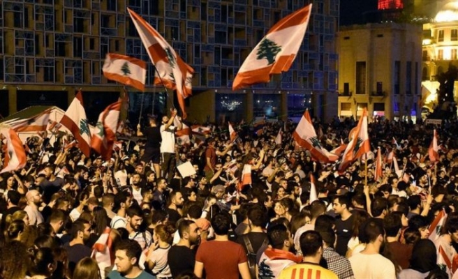 Lübnan'da göstericilerden genel grev ve protestolara devam çağrısı