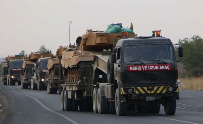 Şanlıurfa'da Suriye sınırına askeri sevkiyat