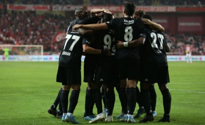 Beşiktaş 5 maçta zirveye ortak oldu
