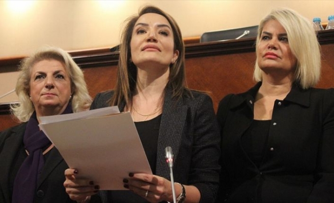 CHP İstanbul Kadın Kollarından kadına yönelik şiddete karşı açıklama