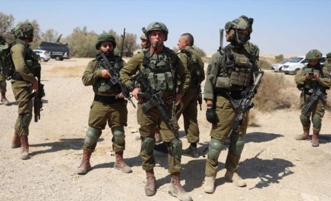 İsrail askerleri Kudüs'te Filistinli bedevilere ait 4 evi yıktı