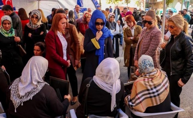 Kadın öğretmenlerden Diyarbakır annelerine destek ziyareti