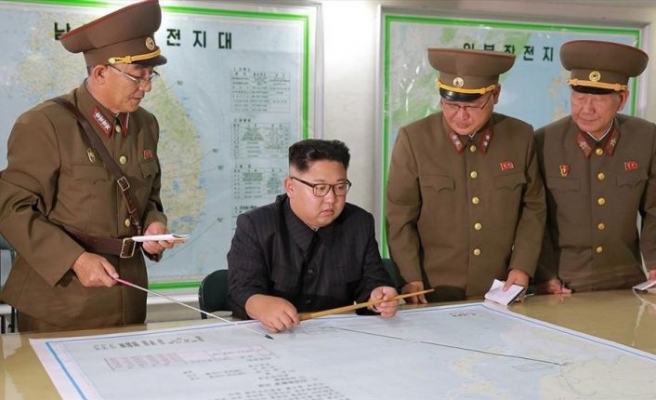 Kuzey Kore'den kritik dönemde askeri tatbikat