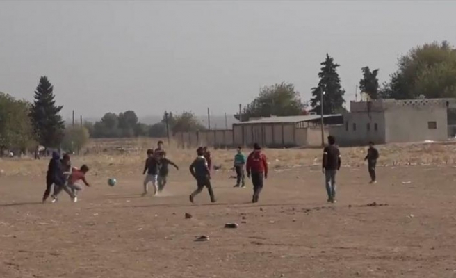 MSB: Barış Pınarı Harekatı bölgesindeki Suriyeli çocuklar özgürce oynayabiliyor