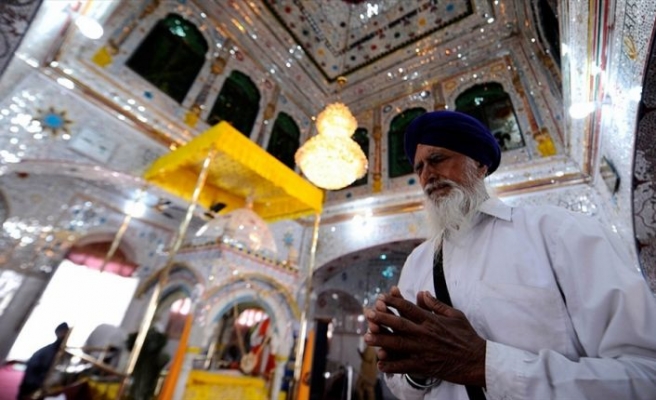 Pakistan'daki cemaatsiz Sih tapınakları Müslümanlarca korunuyor