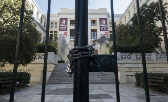Yunanistan'da öğrenciler '17 Kasım' öncesi üniversiteleri işgal eylemi başlattı