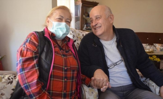 37 yıllık hayat arkadaşına böbreğini verdi