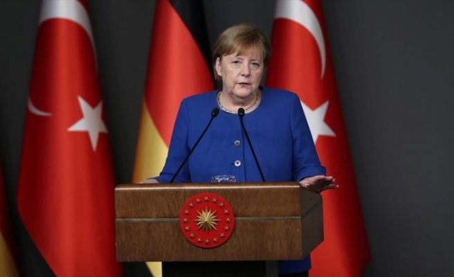 Almanya Başbakanı Merkel: İdlib'ten kaçanlar için maddi katkıya hazırız