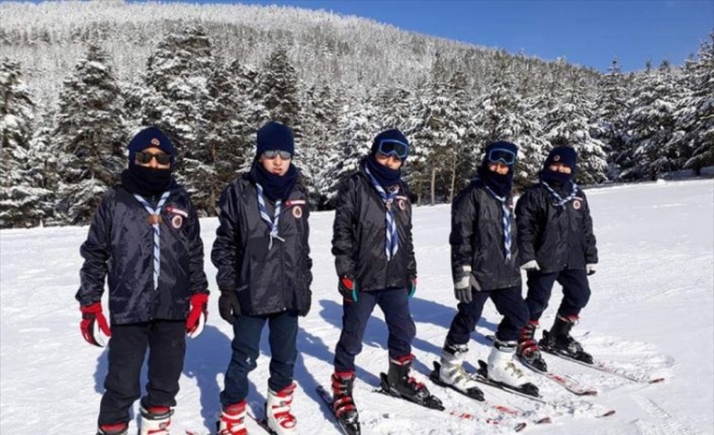 Bağcılar Belediyesi Spor Kulübü'nden 34 sporcu kış izci kampına katıldı