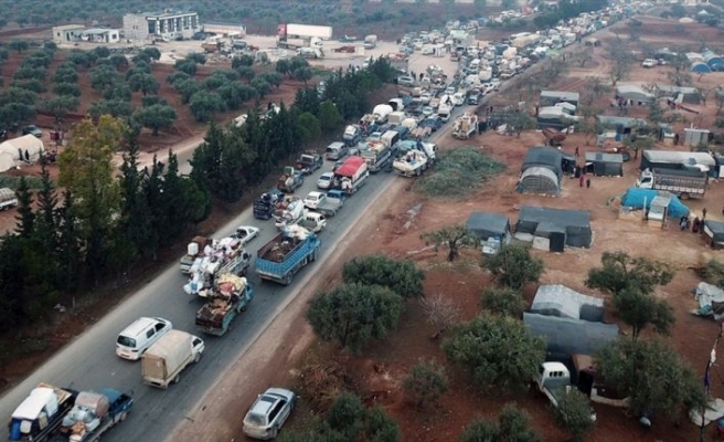 İdlib'den Türkiye sınırına 44 bin sivil daha göç etti