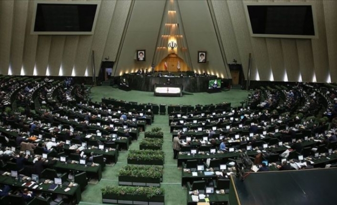 İran'da 90 milletvekilinin genel seçim için aday adaylığı reddedildi