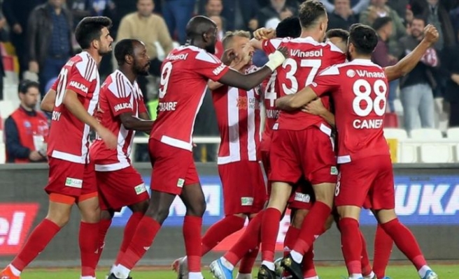 Lider Sivasspor'un gol yükünü orta saha oyuncuları omuzladı