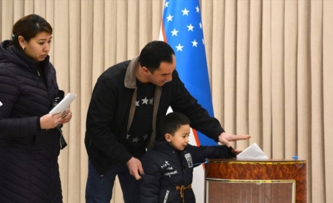 Özbekistan'da 25 bölgede halk genel seçim için tekrar sandık başına gitti