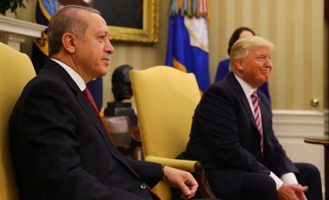 Trump, Cumhurbaşkanı Erdoğan'a Elazığ'daki deprem nedeniyle taziyelerini iletti