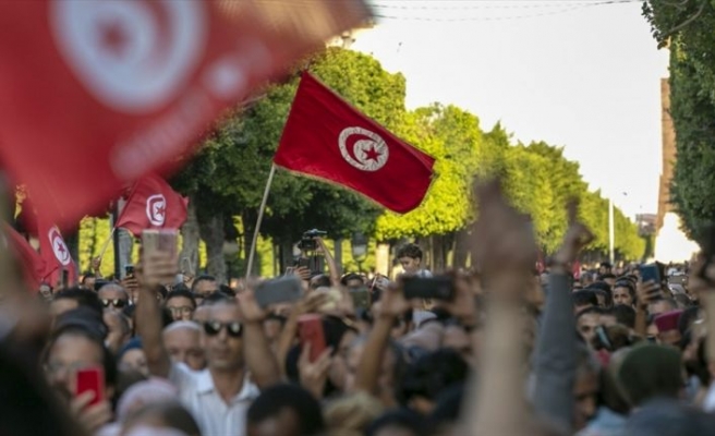 Tunus'ta kabine listesi Cumhurbaşkanı'na sunuldu