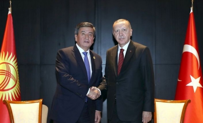 Cumhurbaşkanı Erdoğan Kırgız mevkidaşı Ceenbekov ile telefonda görüştü