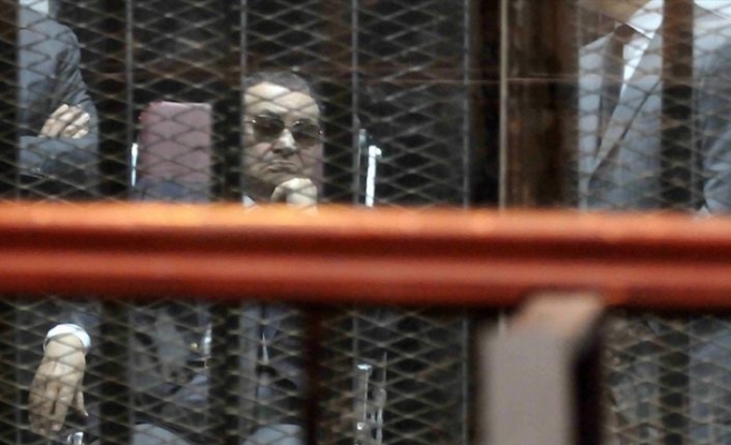 Eski Mısır Cumhurbaşkanı Mübarek öldü
