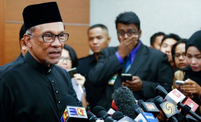 Malezya'da üç parti Enver İbrahim'i başbakan adayı gösterdi