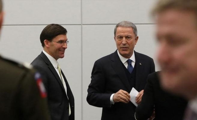 Milli Savunma Bakanı Akar NATO Karargahı'nda ABD'li mevkidaşı Esper ile görüştü