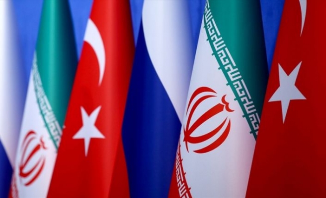 Rusya Suriye konusunda Türkiye ve İran'la 'çoklu formatta görüşme'yi değerlendiriyor