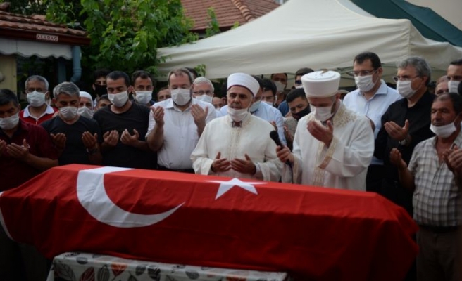 Havai fişek fabrikasındaki patlamada hayatını kaybeden Yılmaz'ın cenazesi defnedildi