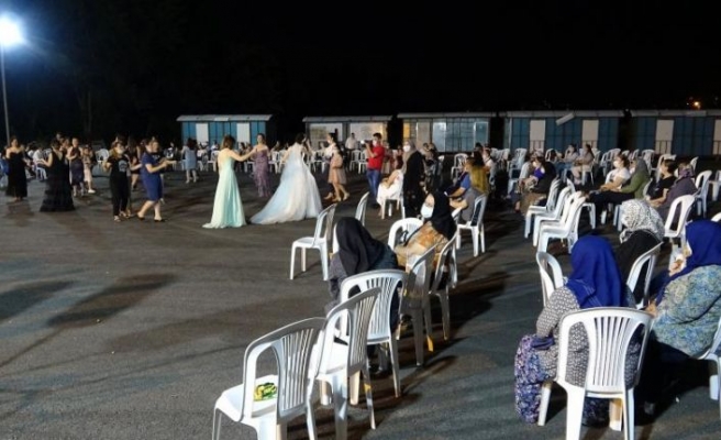 İnegöl'de düğünde Kovid-19 tedbirlerine uymayan 4 kişiye para cezası