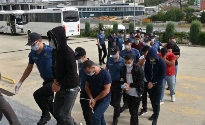Kocaeli merkezli 3 ilde yasa dışı bahis operasyonu: 53 gözaltı