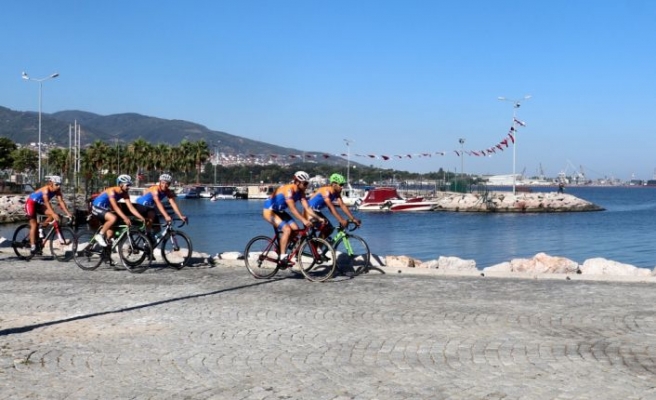 AFAD'lı bisikletçilerden 17 Ağustos Marmara Depremi anma sürüşü