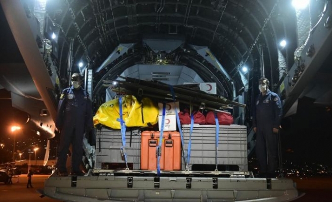 Ankara'dan TSK'ya ait yardım uçağı Beyrut'a ulaştı