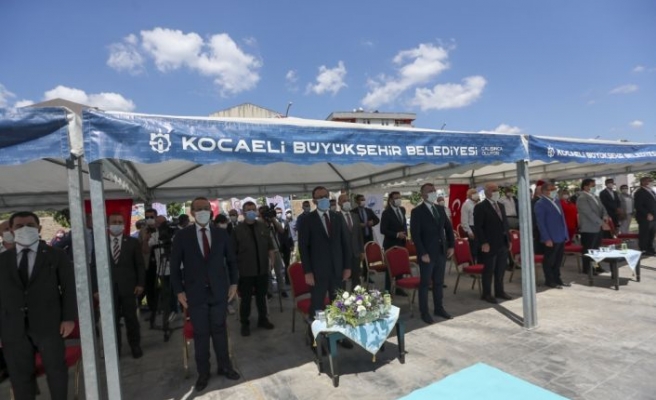 Bakan Kasapoğlu, Kocaeli'de gençlik ve spor merkezi açılışına katıldı