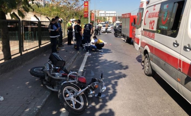 Bursa'da kamyonun çarptığı motosikletteki 2 kişi öldü, bir çocuk yaralandı