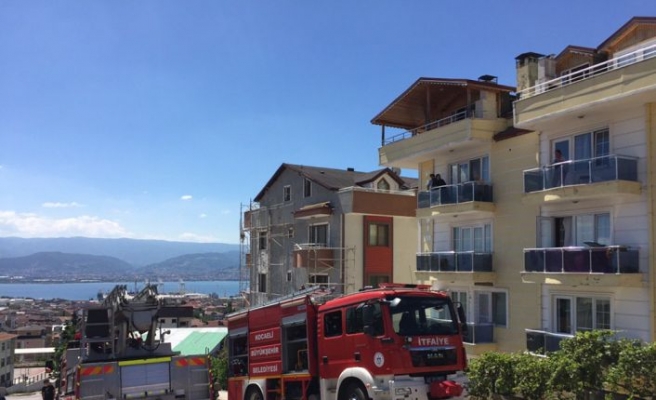 Kocaeli'de yangında mahsur kalan 6 kişi itfaiye ekiplerince kurtarıldı