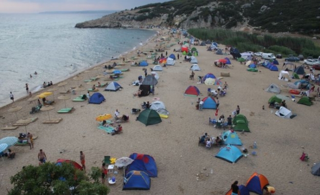 Saros Körfezi'nde bayram tatili yoğunluğu yaşanıyor