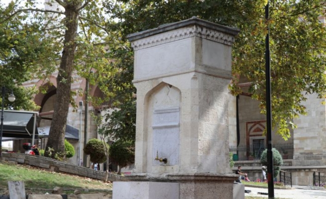 Edirne'de salgında ölen doktorlar anısına yapılan çeşme asırlık “saygı duruşunda“