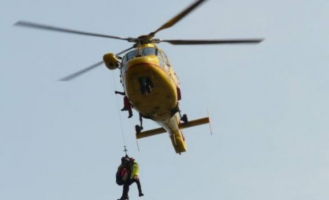 İnegöl'de kayalıklardan düşen kişi helikopterle kurtarıldı