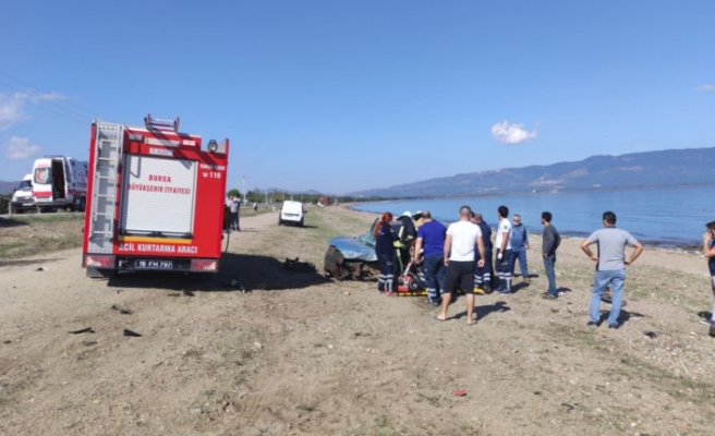 Bursa'da evde sağlık hizmetleri aracıyla çarpışan otomobilin sürücüsü öldü