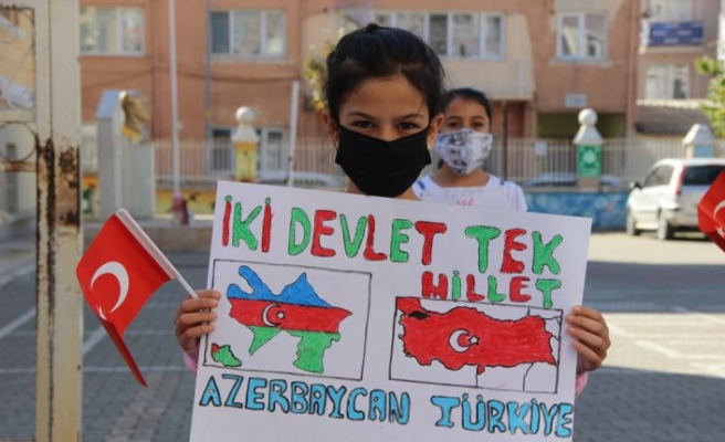 Öğrenciler resim ve şiirlerle Azerbaycan'a destek verdi