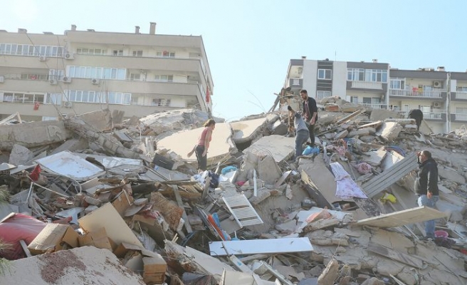 İzmir'de 6,6 büyüklüğünde deprem: 12 kişi hayatını kaybetti