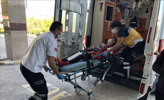 Kocaeli'de koluna çit teli batan çocuk yaralandı