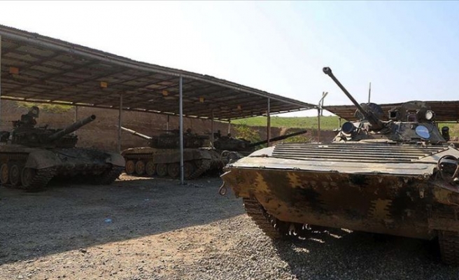 Azerbaycan ordusu Ermenistan'ın tank ve toplarını imha etti