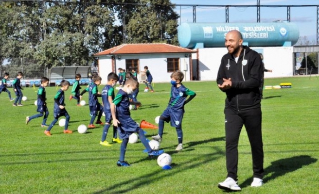 Bursa'da “Nilüfer Belediyesi Sercan Yıldırım Futbol Akademisi“ açıldı