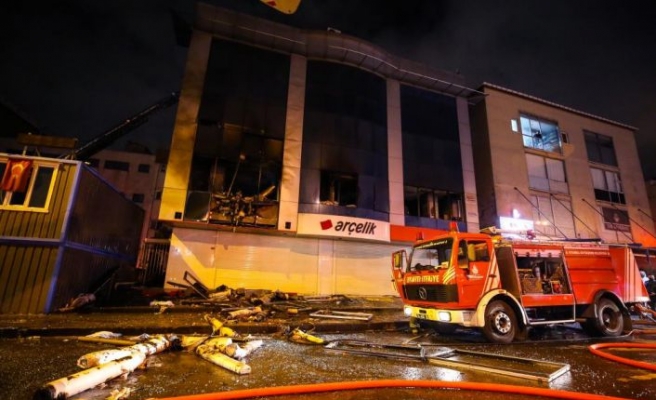 İstanbul'da iş yeri yangını