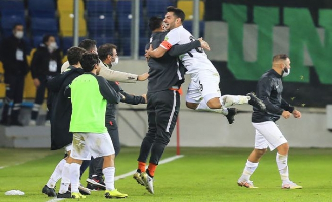 Kocaelispor, Ziraat Türkiye Kupası'nda 4. tura yükselmenin mutluluğunu yaşıyor