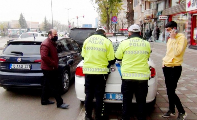 Bursa'da yaya öncelikli geçitlerde kurallara uymayan 41 sürücüye ceza