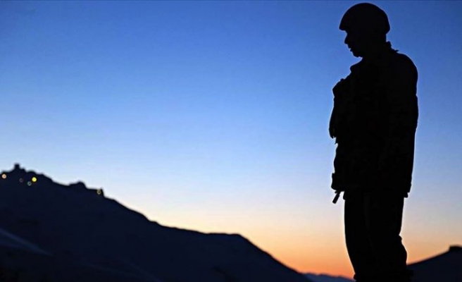 İkna edilen PKK'lı 4 terörist teslim oldu
