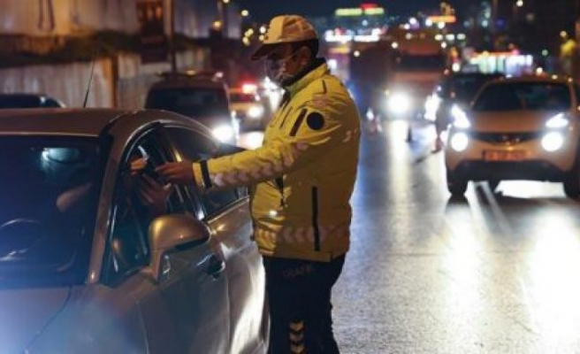 İstanbul'da polis otomobiliyle tur atan şahısla ilgili işlem başlatıldı